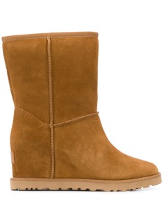 Ugg Australia snow ankle boots