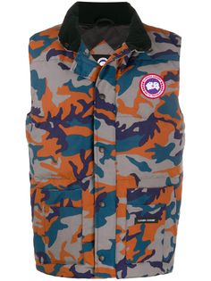 Canada Goose logo camouflage gilet