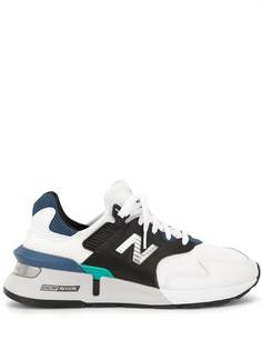 New Balance кроссовки в стиле колор-блок