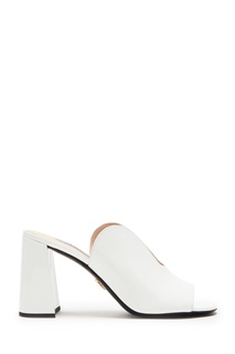 Белые лакированные мюли Prada