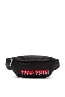 Черная поясная сумка с красным логотипом Team Putin