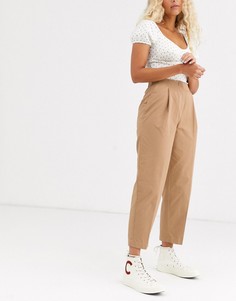Темно-бежевые плиссированные брюки с присборенной талией Monki