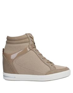 Высокие кеды и кроссовки Guess