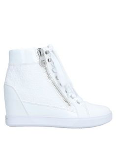 Высокие кеды и кроссовки Guess