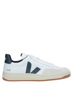 Низкие кеды и кроссовки Veja