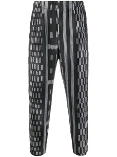 Homme Plissé Issey Miyake зауженные брюки с абстрактным узором