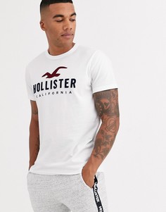 Белая зауженная футболка с логотипом Hollister