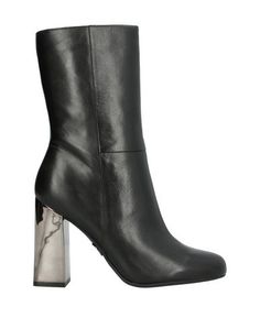 Полусапоги и высокие ботинки Guess