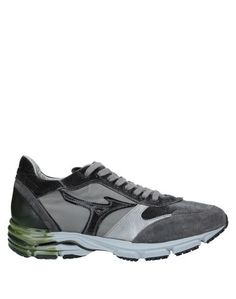 Низкие кеды и кроссовки Mizuno