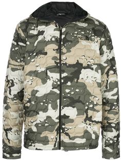 The North Face камуфляжная куртка с капюшоном