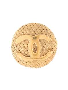 Chanel Pre-Owned брошь 1994-го года с логотипом CC