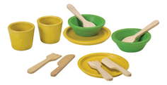 Набор посуды игрушечный PlanToys 12 предметов
