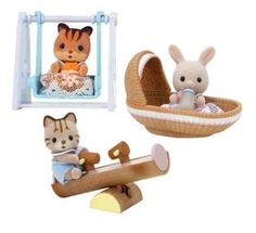 Игровой набор sylvanian families «игрушка младенец в пластиковом сундучке»