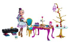 Игровой набор с куклой Ever After High Меделин Хеттер с мебелью BJH36