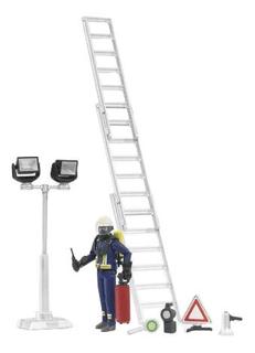 Фигурка пожарного bruder 107мм с аксессуарами (лестница , фонарь и тд)