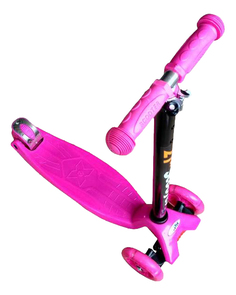 Самокат трехколесный Hawk F18401 зеленый