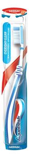 Зубная щетка Aquafresh Everyday Клин Контрол средняя