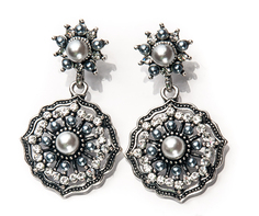 Серьги Moon Paris сверкающий снег с жемчужинками и стразами (серебристый)