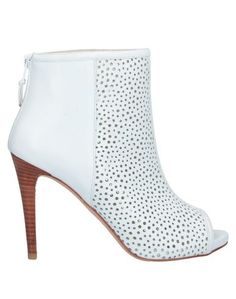 Полусапоги и высокие ботинки Stuart Weitzman