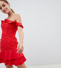 Платье мини с открытыми плечами и ярусной юбкой Jarlo Petite-Красный