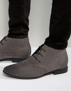 Серые ботинки чукка из искусственной замши ASOS DESIGN-Серый