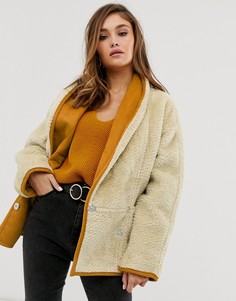 Пальто кремового цвета с шалевым воротником и плюшевой текстурой ASOS DESIGN-Кремовый