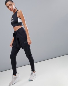 Черные брюки Reebok Training Striker-Черный