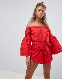 Топ с открытыми плечами и рукавами кроше Glamorous-Красный