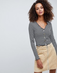 Лонгслив на пуговицах с V-образным вырезом в рубчик ASOS DESIGN-Мульти