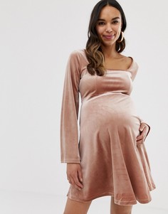 Бархатное короткое приталенное платье с отделочными швами на груди ASOS DESIGN Maternity-Розовый