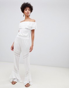 Белый пляжный комбинезон с оборкой River Island