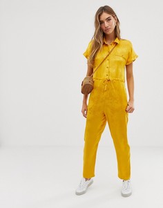 Жаккардовый комбинезон с эффектом змеиной кожи и завязкой на поясе ASOS DESIGN-Желтый