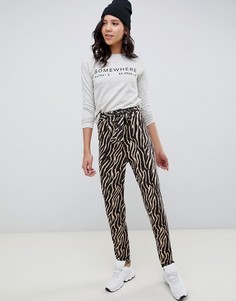 Брюки с тигровым принтом и поясом ASOS DESIGN Tall-Мульти