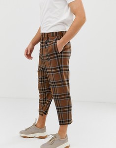 Полушерстяные коричневые брюки в клетку с заниженным шаговым швом ASOS DESIGN-Коричневый