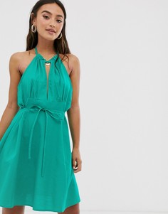 Приталенный сарафан мини с поясом ASOS DESIGN-Зеленый