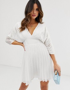 Плиссированное платье мини с рукавами \летучая мышь\" ASOS DESIGN-Белый