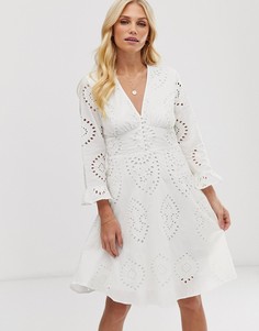 Короткое приталенное платье мини с вышивкой ришелье Y.A.S-Белый
