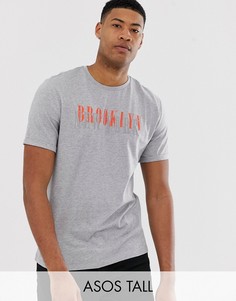 Свободная футболка из органического хлопка с вышитой надписью ASOS DESIGN Tall-Серый