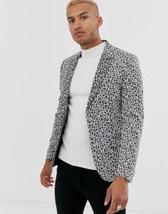 Приталенный блейзер с леопардовым принтом ASOS DESIGN-Белый