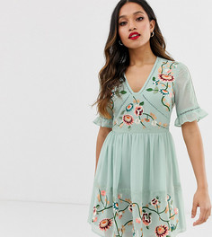 Платье мини с вышивкой и кружевной отделкой ASOS DESIGN Petite-Зеленый