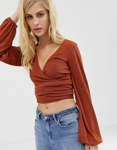 Топ с запахом и рукавами клеш ASOS DESIGN-Коричневый