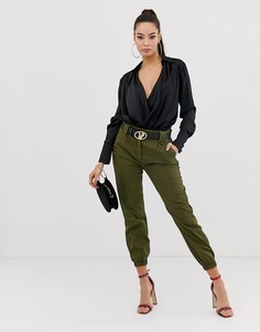 Черная атласная блузка со сборками и глубоким вырезом Missguided-Черный