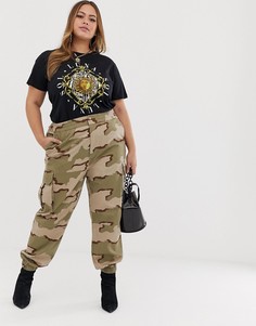Брюки в стиле милитари с камуфляжным принтом ASOS DESIGN Curve-Мульти