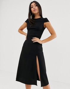 Короткое приталенное платье с высоким разрезом ASOS DESIGN-Черный