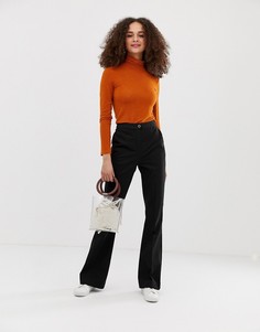 Повседневные узкие брюки с клешем ASOS DESIGN-Черный