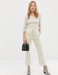 Расклешенные брюки цвета слоновой кости с двумя молниями ASOS DESIGN-Кремовый