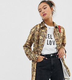 Атласная рубашка со змеиным принтом Reclaimed Vintage inspired-Красный