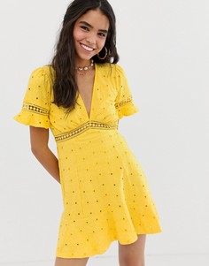 Чайное платье с вышивкой ASOS DESIGN-Желтый