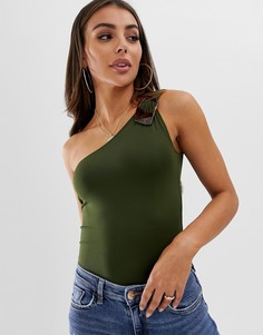 Боди на одно плечо с пряжкой ASOS DESIGN-Зеленый