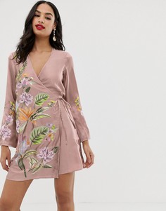 Атласное платье-кимоно мини с цветочной вышивкой и кисточками ASOS DESIGN-Розовый
